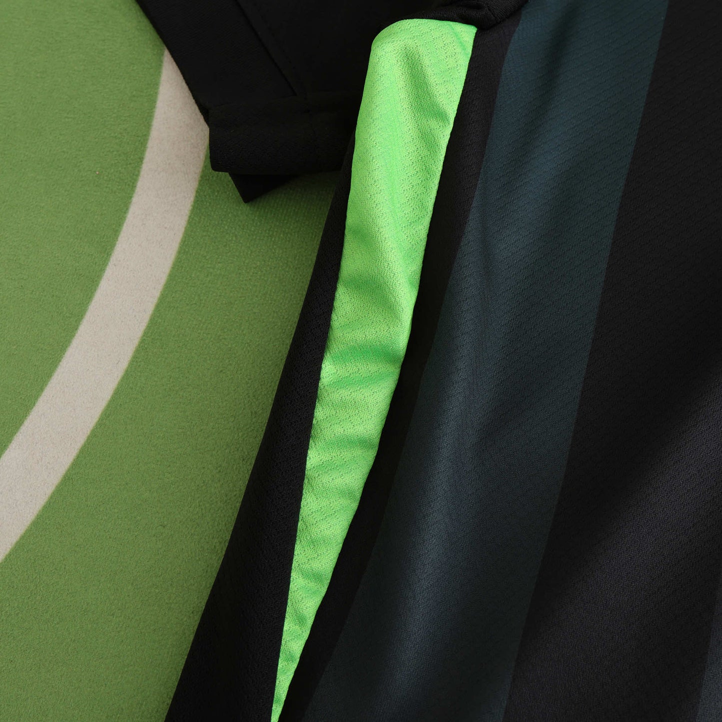 24/25 season Wolfsburg away Fan version- BLACK