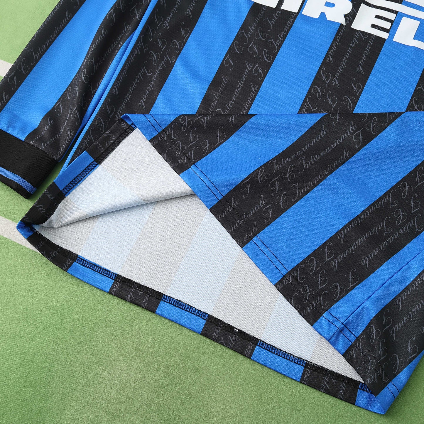 RETRO 97/98 Inter Milan Fan Long Sleeved- BLUE & BLACK