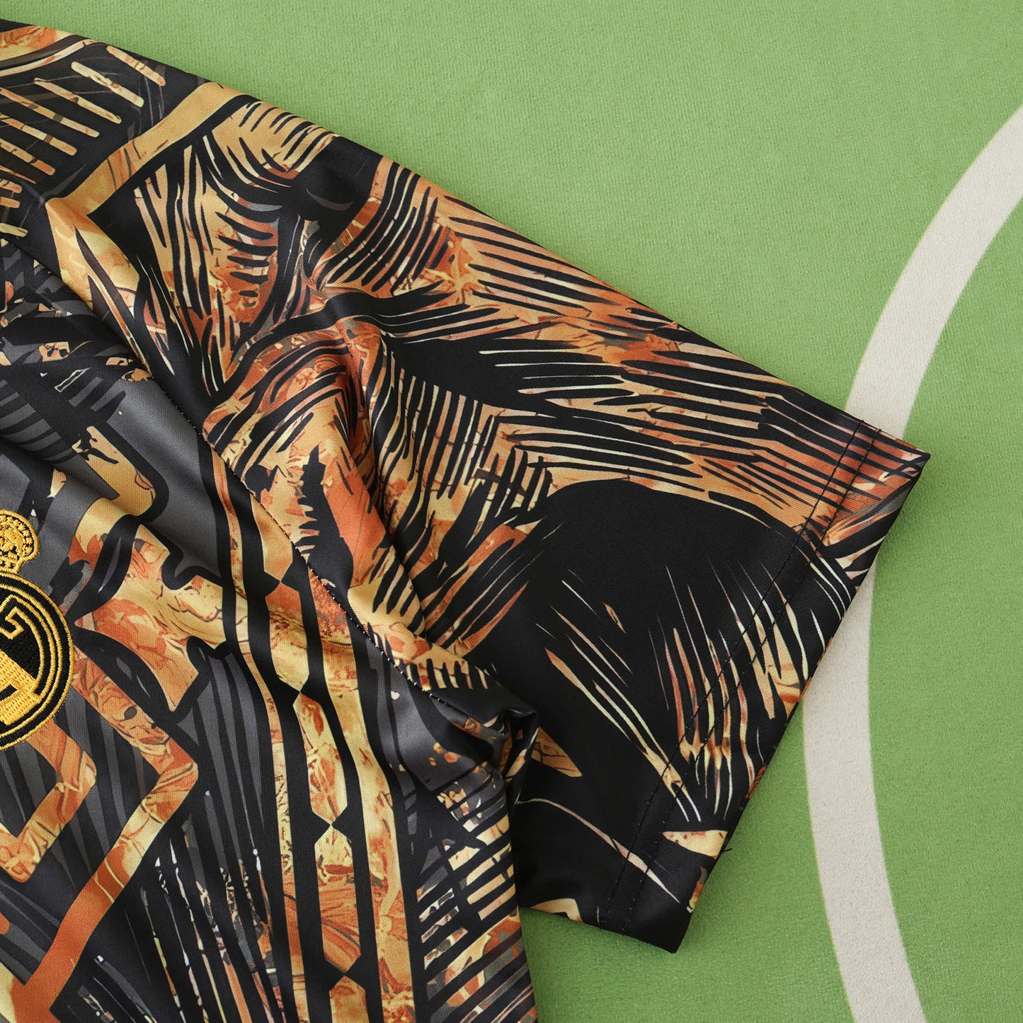 24/25 Real Madrid CF Concept Lion Fan version- BLACK & GOLD