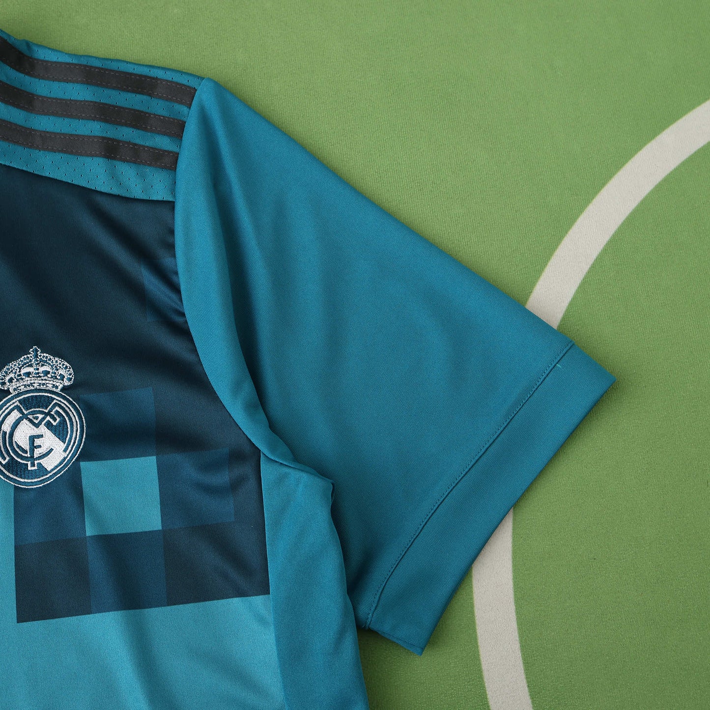 RETRO 17/18 Real Madrid CF third Fan- BLUE