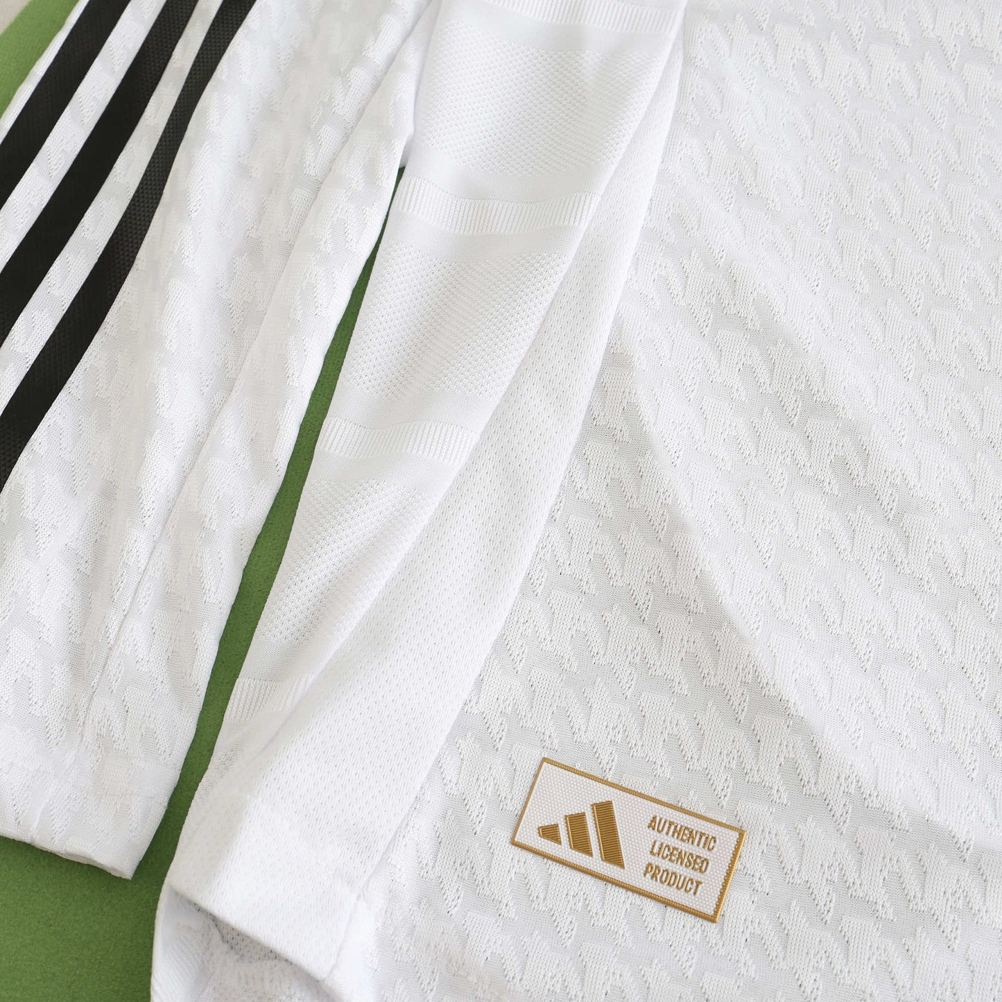 24/25 Real Madrid home Long sleeved Player- WHITE
