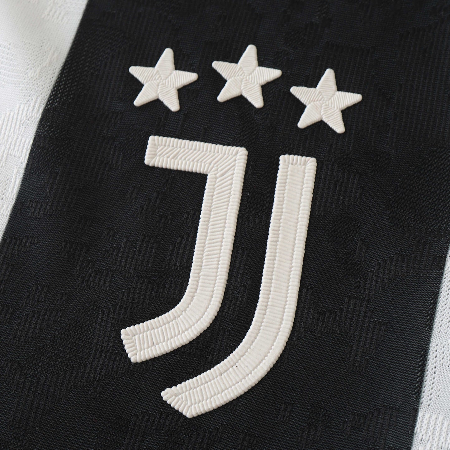 24/25 Juventus Home Player Long Sleeved- WHITE & BLACK