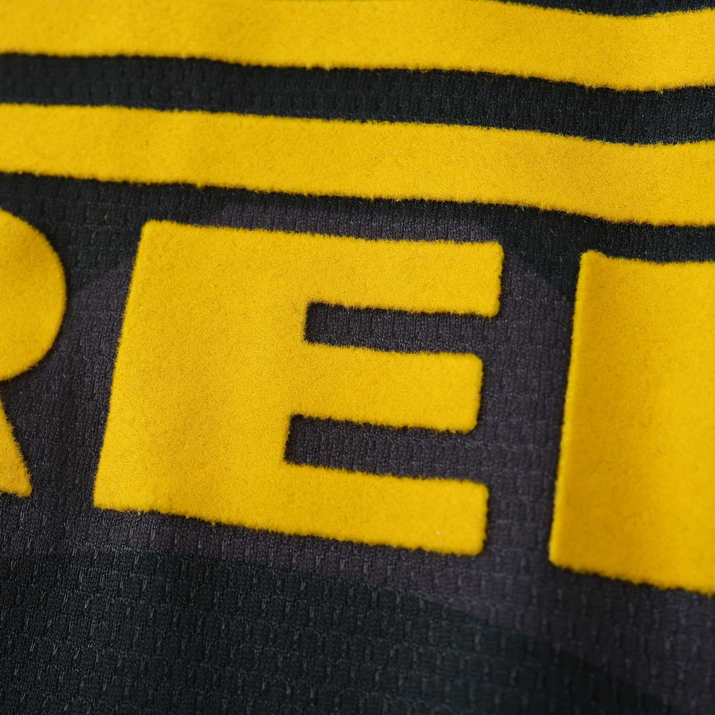 RETRO 97/98 Inter Milan Fan Long Sleeved-BLACK & YELLOW