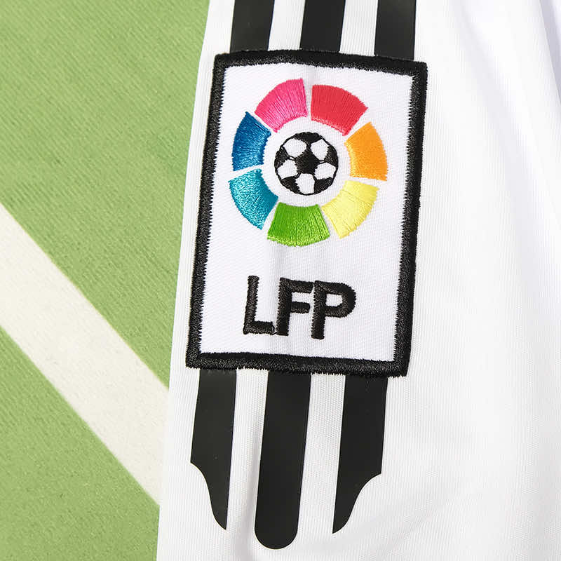 RETRO 05/06 Real Madrid home Fan- WHITE