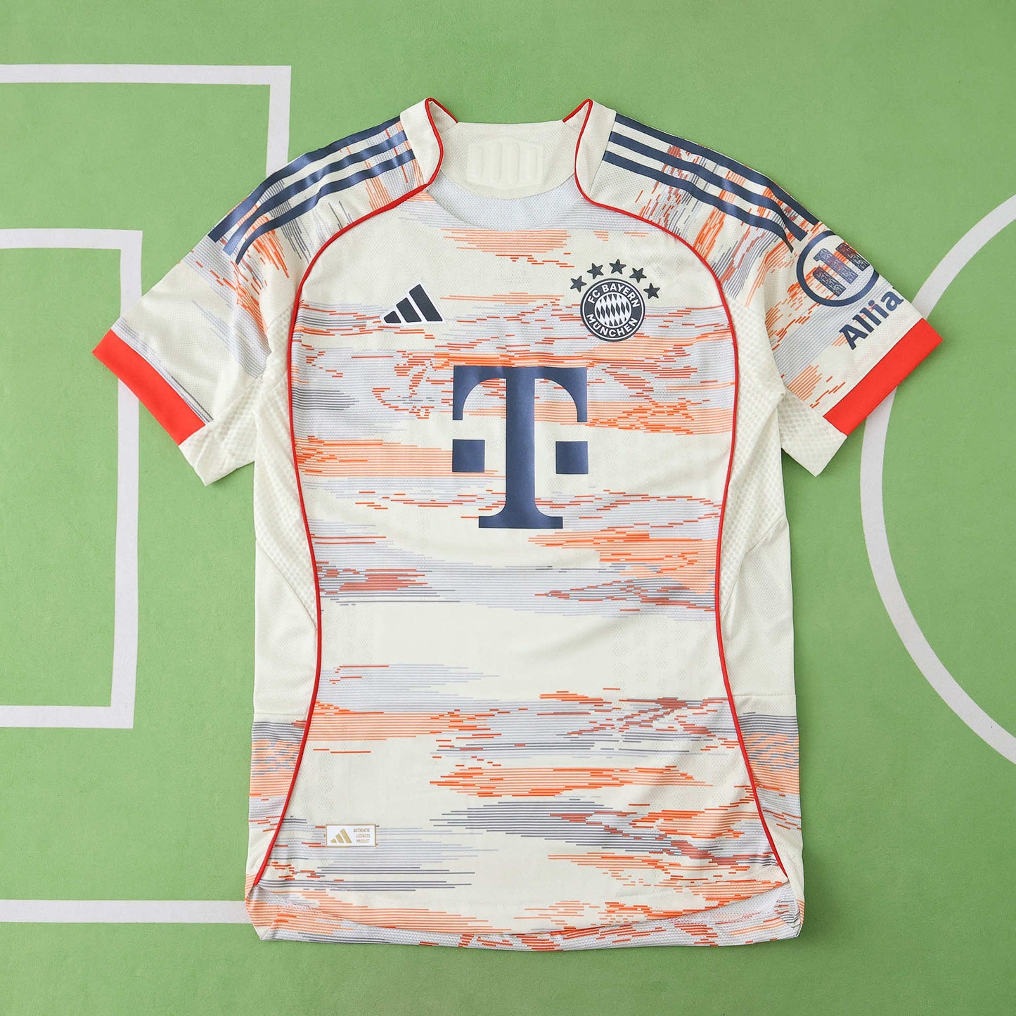 25/26 Fußball-Club Bayern München away Player TEE- CREAM