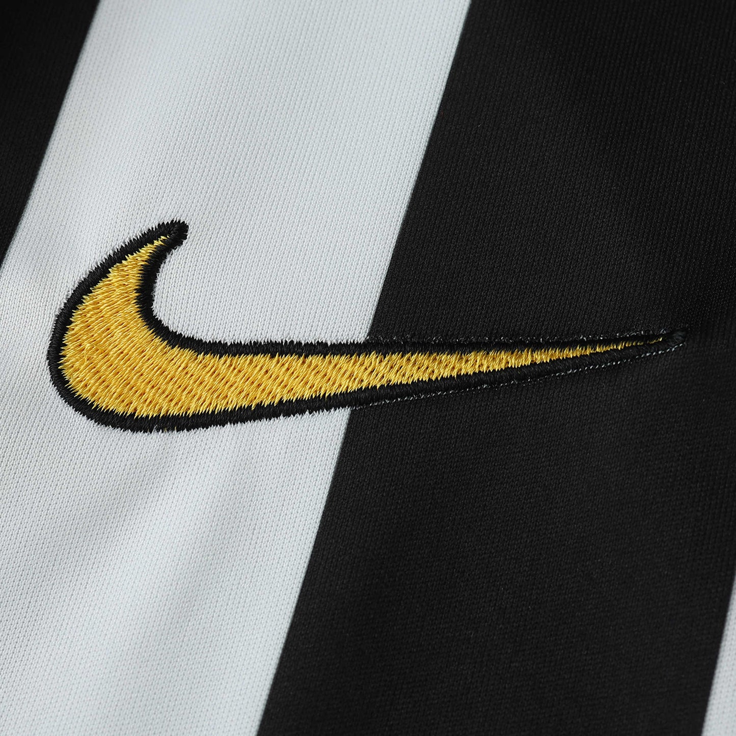 RETRO 04/05 Juventus Home FanTEE- WHITE & BLACK