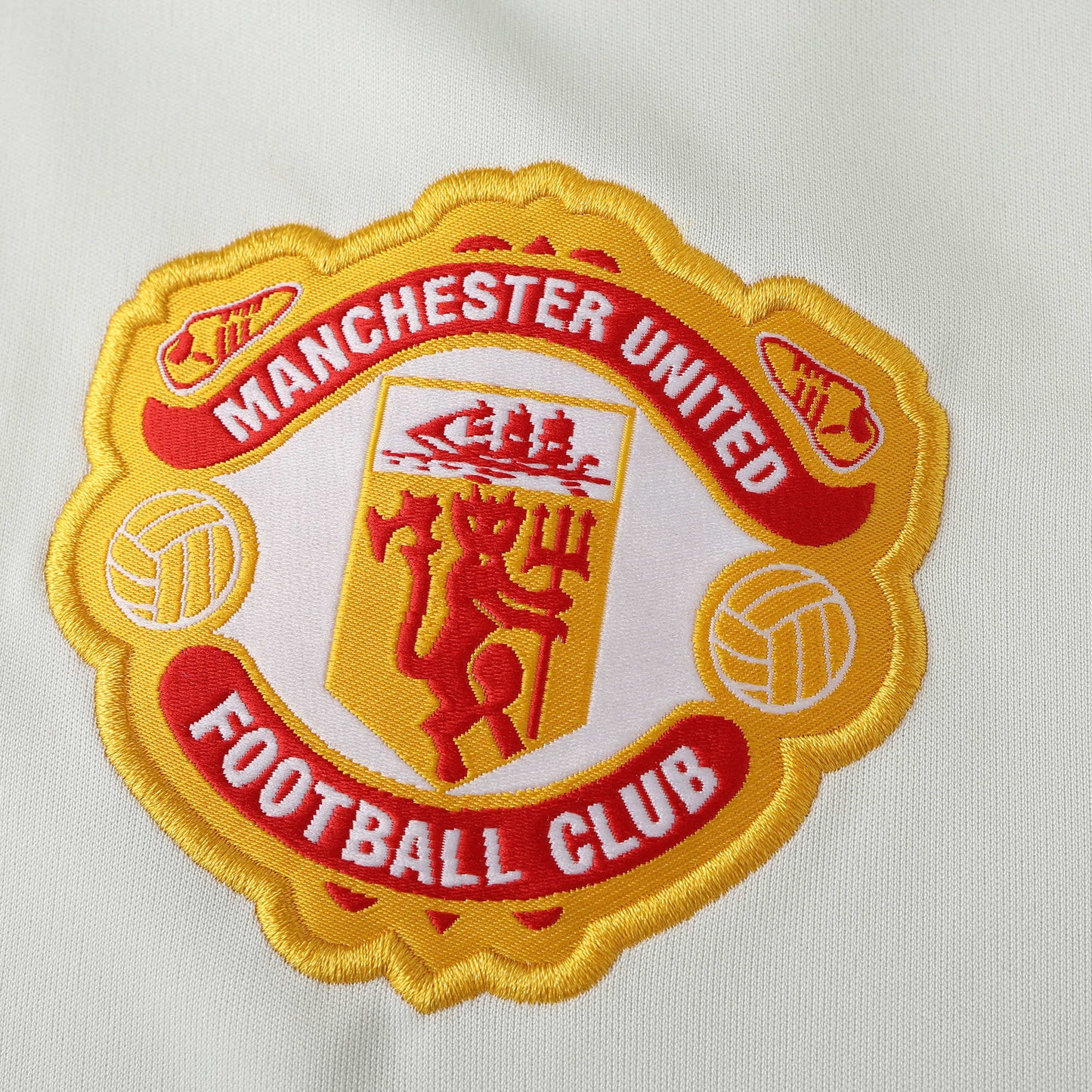24/25 Manchester United F.C. Training shirt Fan version- WHITE