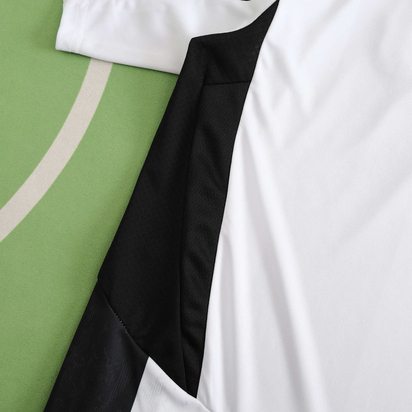 24/25 Juventus Home Fan TEE- BLACK & WHITE