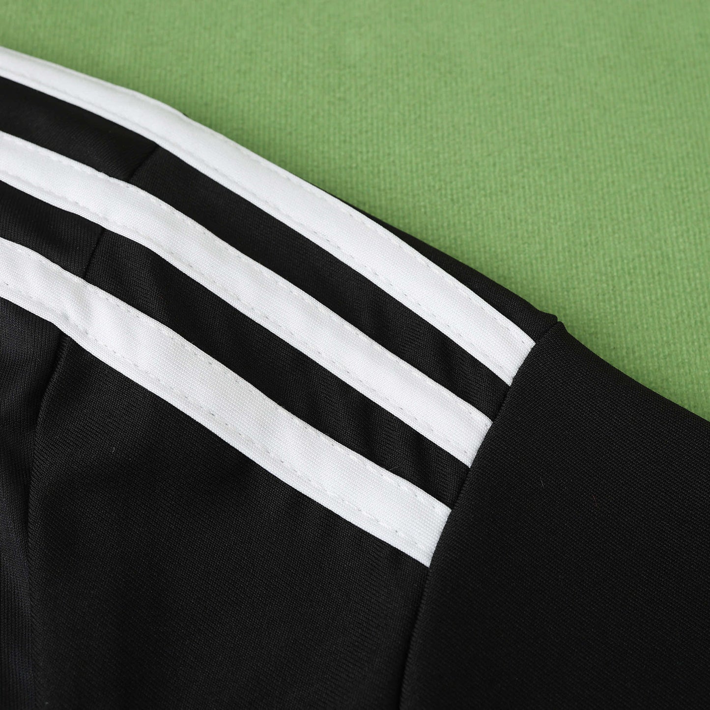 RETRO 14/15 Real Madrid CF DRAGON EDITION Fan- BLACK & WHITE