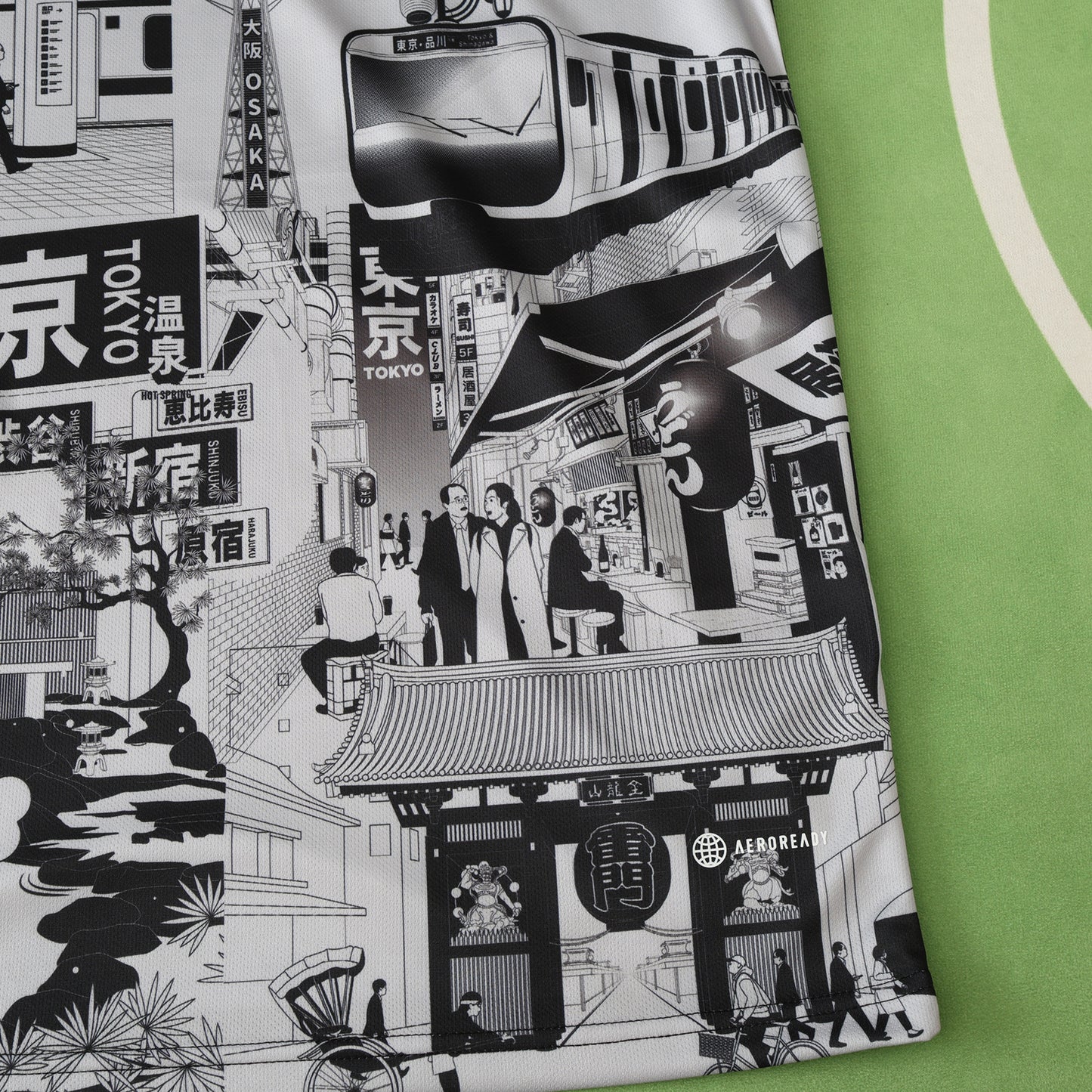 24/25 Japan Graphic  TEE - Black & White