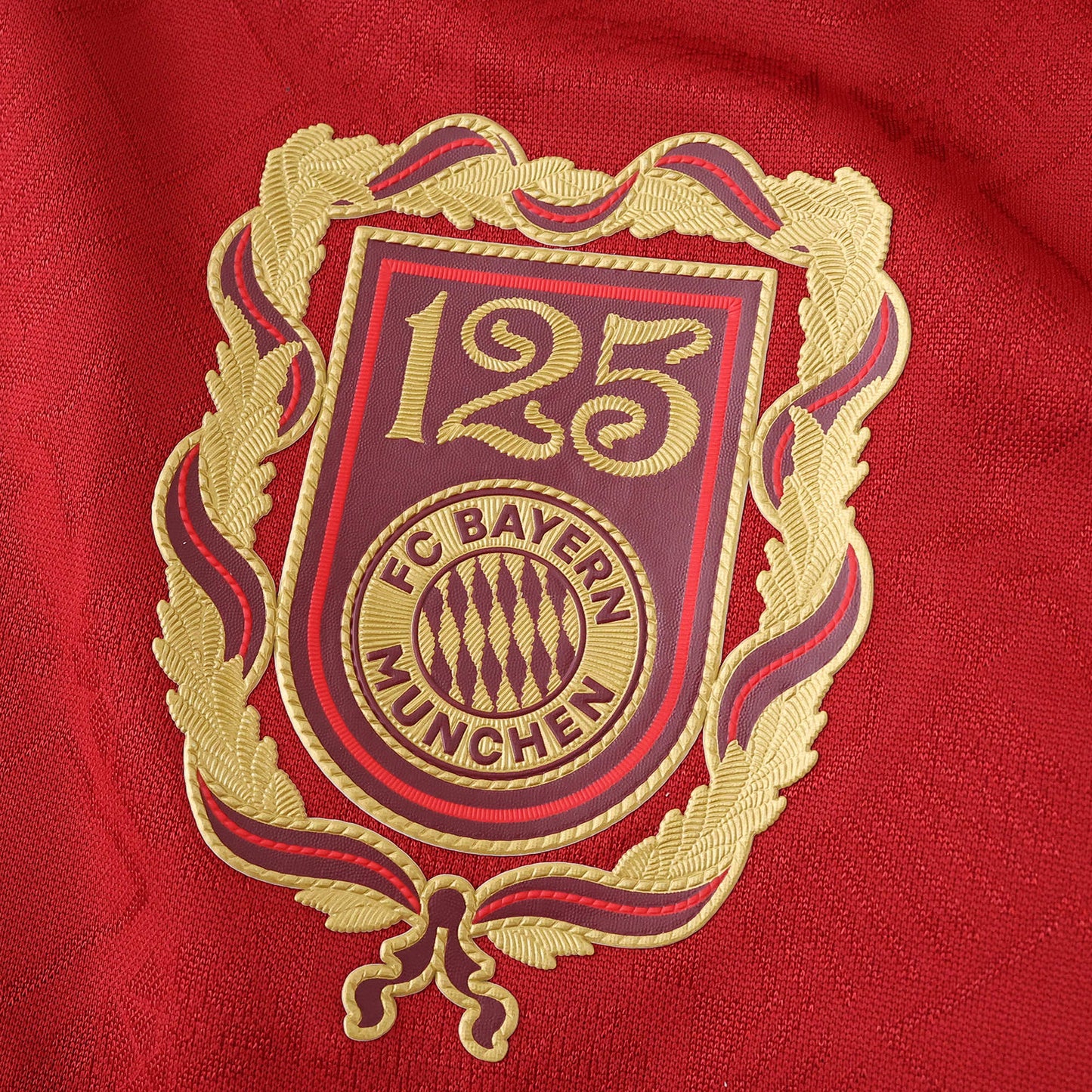24/25 Bayern München 125th anniversary Long Sleeved Player- RED