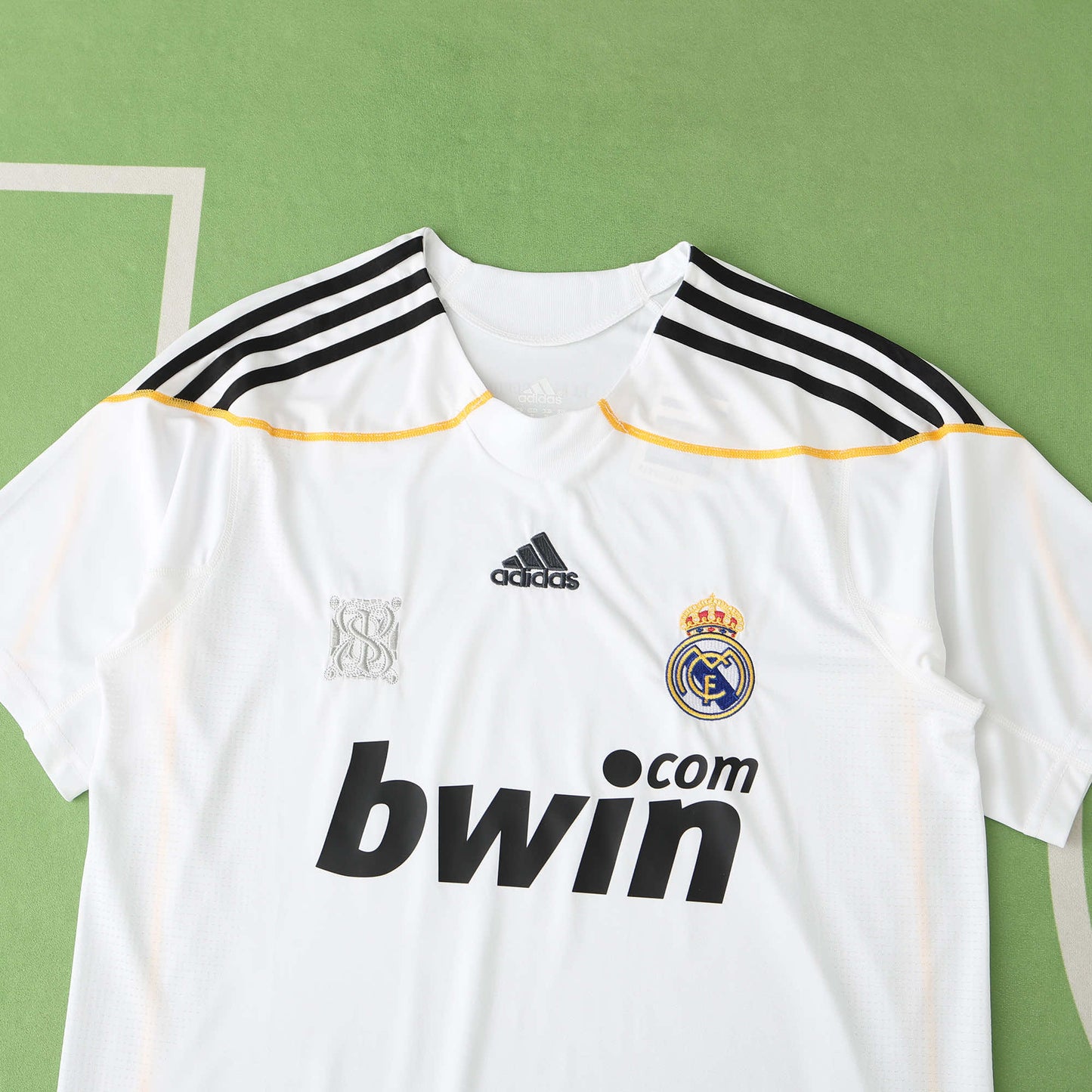 RETRO 09/10 Real Madrid CF home Fan- WHITE